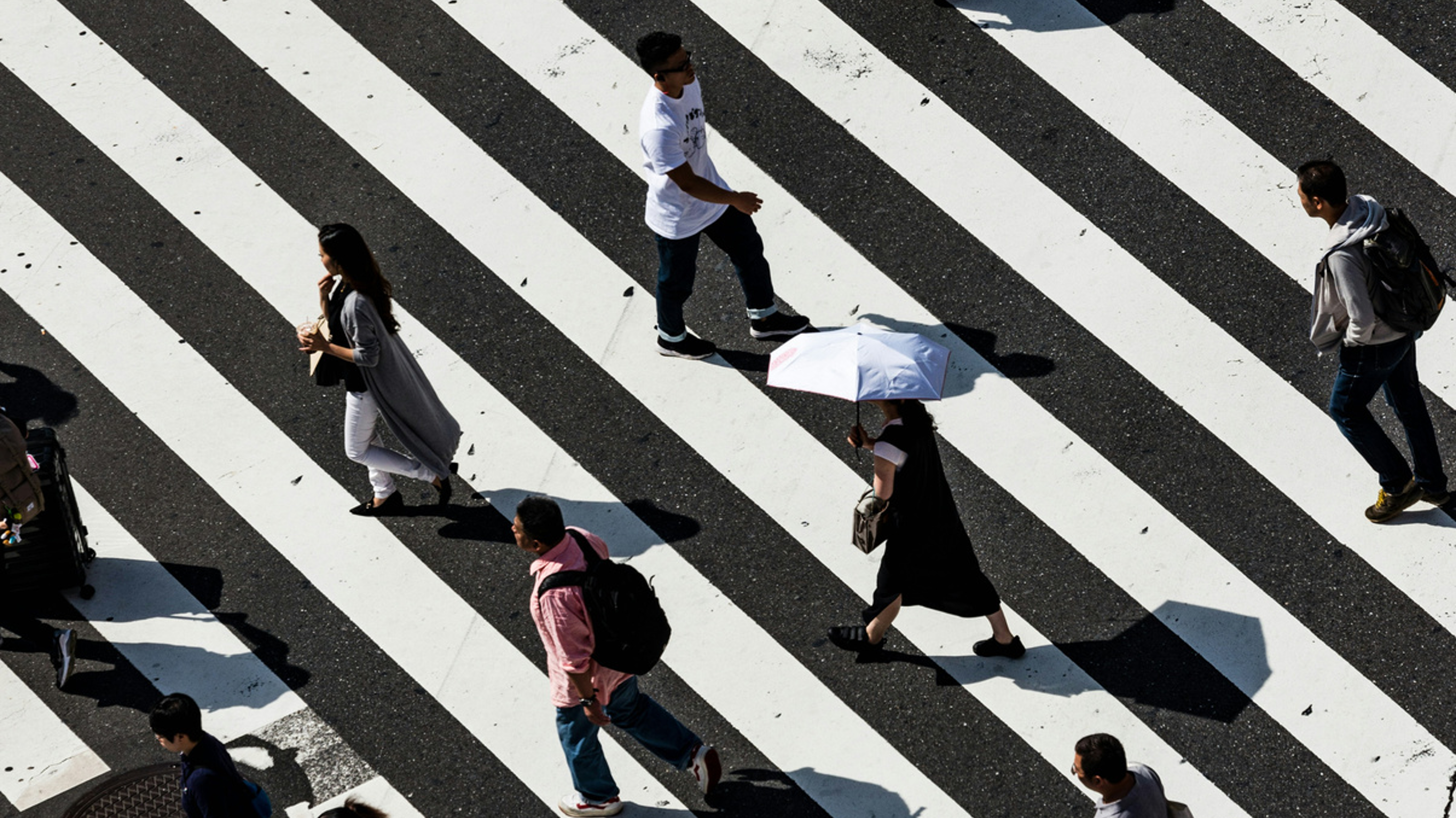 Pedestrian crossing viewed from above - Ryoji Iwata, Unsplash